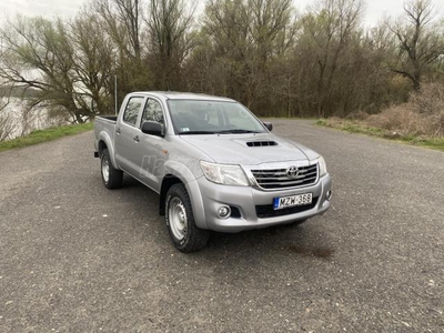 TOYOTA HI LUX Hilux 2.5 D-4D 4x4 Double Comfort AC VSC VÉGIG MÁRKASZERVIZ. FRISSEN SZERVIZELVE. 1 TULAJ!