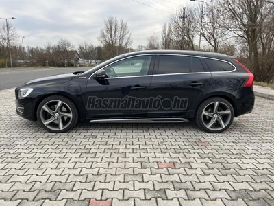 VOLVO V60 2.4 D [D6] PHEV AWD Summum Geartronic