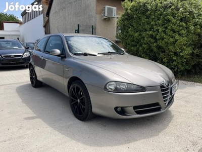 ALFA Romeo 147 1.9 JTD 8V Distinctive / TI feln...