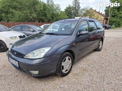 Megkímélt Ford focus kombi 1 6 benzin