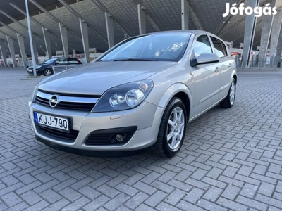 Opel Astra H 1.4 Elegance Digitklíma.Multikormá...