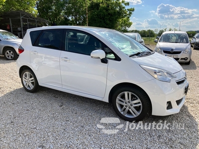 TOYOTA Verso-S