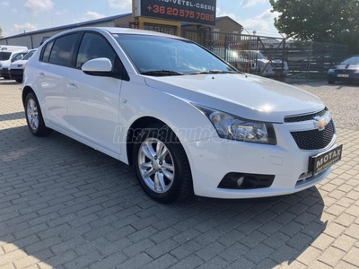 CHEVROLET CRUZE 1.7d LT Plus VÉGIG SZERVIZKÖNYVES!DIGITKLÍMÁS!!MEGKÍMÉLT SZÉP!5AJTÓS!KLÍMA!130LE!