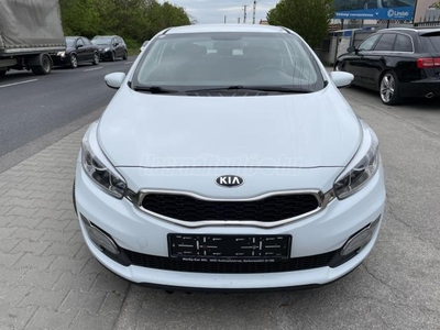 KIA PRO CEE'D 1.4 CRDI EX Prémium TOLATÓKAMERA. NAVI. DIGITKLIMA.TÉLIKERÉK GARNITÚRA