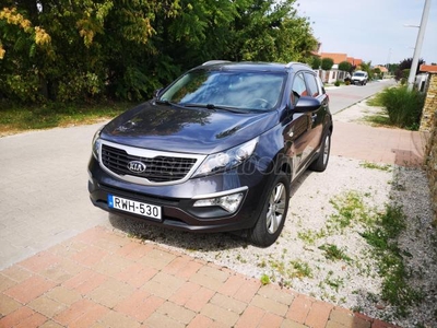 KIA SPORTAGE 1.7 CRDi EX Vonóhorog . Tolatóradar