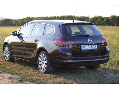 OPEL ASTRA J Sports Tourer 1.7 CDTI Cosmo P-J/SW