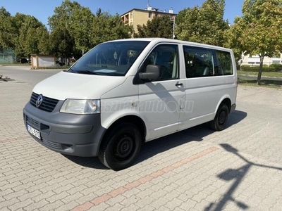 VOLKSWAGEN TRANSPORTER T5 2.5 TDI Caravelle Comfortline