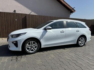 KIA CEE'D Ceed 1.6 CRDi HP Silver Vision