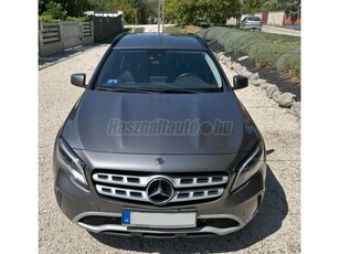 MERCEDES-BENZ GLA 200 Style 7G-DCT