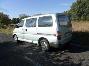 TOYOTA HI-ACE Hiace 2.4 D Combi 6 személyes tgk