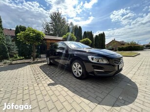 Volvo V60 2.0 D [D4] Kinetic Geartronic