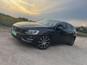 VOLVO V60 2.4 D [D6] PHEV AWD Summum Geartronic