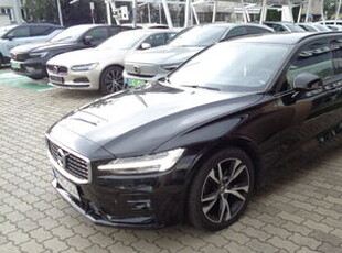 Eladó használt Volvo V60 - 2.0 D [D3] R-Design Geartronic