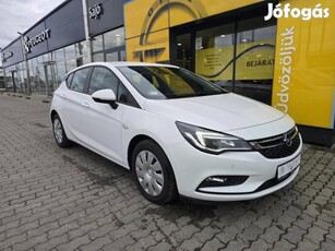 Opel Astra K 1.4 T Enjoy Vezetett Szervizkönyv!