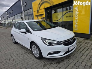 Opel Astra K 1.4 T Enjoy Vezetett Szervizkönyv!