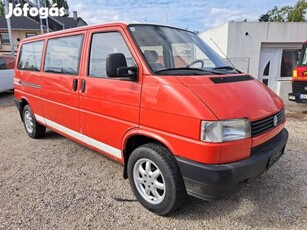 Volkswagen Transporter Caravelle 2.4 (9 személy...