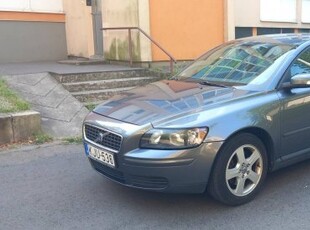 Volvo S40 2.0 Summum Megbízható!