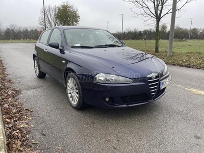 ALFA ROMEO 147 1.9 JTD 8V Distinctive