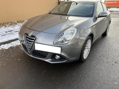 ALFA ROMEO GIULIETTA 2.0 JTDM-2 Distinctive EU6 Navi-ÜlésFűtés-Tempomat-Multikormány-ParkRadar