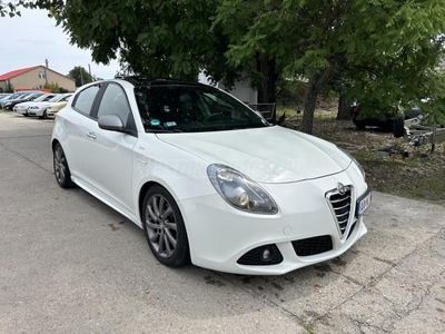 ALFA ROMEO GIULIETTA 2.0 JTDM-2 Progression PANORÁMA-XENON-M.KORMÁNY-RADAR