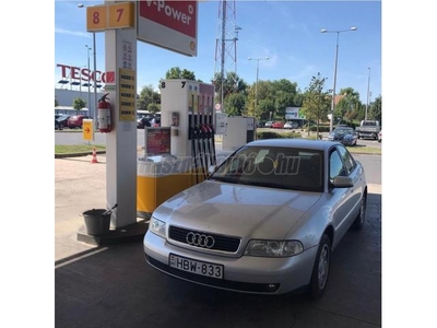 AUDI A4 1.6