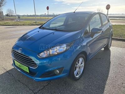 FORD FIESTA 1.25 Titanium SZERVIZKÖNYV