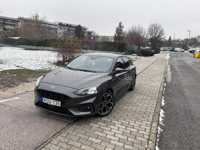 FORD FOCUS 1.5 EcoBoost ST-Line