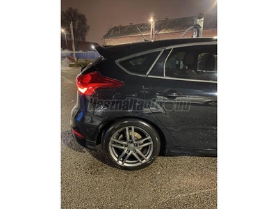 FORD FOCUS 1.5 EcoBoost ST-Line Black