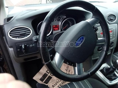 FORD FOCUS 1.6 Fresh EURO5 ALU+TEMPOMAT+ VONÓHOROG+ KM.GARANCIA+