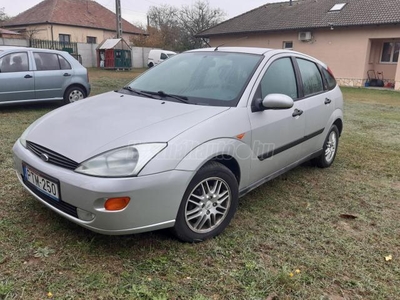 FORD FOCUS 1.6 Ghia