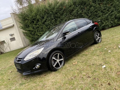 FORD FOCUS 1.6 TDCi Titanium LED-es nappali xenon fényszóró.Navigáció.kulcsnélküli indítás