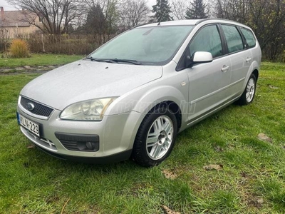 FORD FOCUS 2.0 Ghia