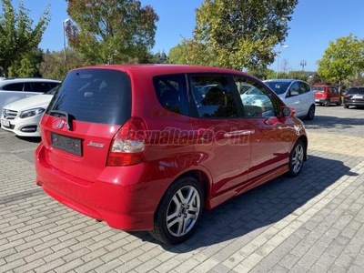 HONDA JAZZ 1.4 ES Sport My. 2005 2 KULCS GYÁRI SPOILERSZETT ÉS SZíNAZONOS ELSŐLÁMPÁK BŐRKORMÁNY ALUFELNI