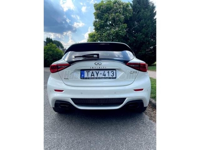 INFINITI Q30 2.0t Sport DCT AWD