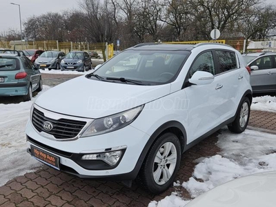 KIA SPORTAGE 1.7 CRDi EX Prémium Panorámatető.parkradar