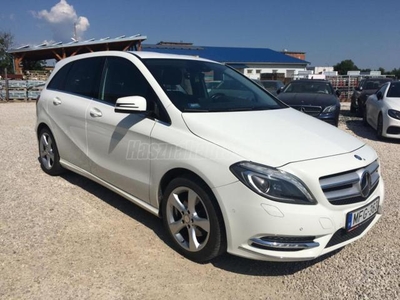 MERCEDES-BENZ B 180 BlueEFFICIENCY (Automata) Magyarországi-Xenon-Távolságtartó tempomat-Digit klíma-Bőr