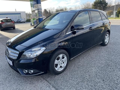 MERCEDES-BENZ B 180 CDI BlueEFFICIENCY Krómcsomag. tárolócsomag. végig szervizelt!