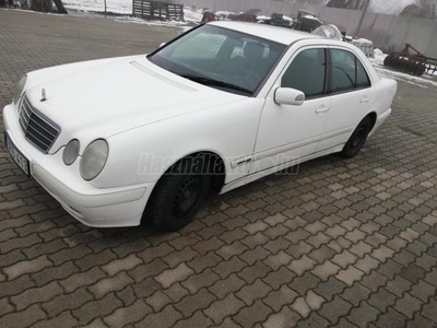 MERCEDES-BENZ E 200 CDI Classic