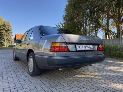 MERCEDES-BENZ E 200 OT / ELEKTROMOS TOLÓTETŐ / 115 000 KM