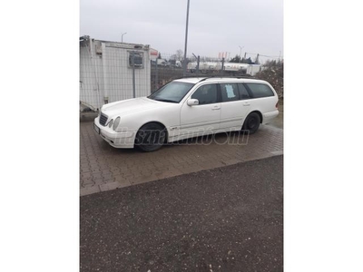 MERCEDES-BENZ E 220 T CDI Classic