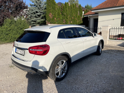 MERCEDES-BENZ GLA 180