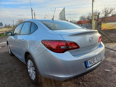 OPEL ASTRA J Sedan 1.6 Enjoy EURO6 MAGYAR!28E-KM!1 TULAJ!TEMPOMAT!