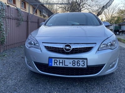 OPEL ASTRA J Sports Tourer 1.7 CDTI Cosmo +! Tempomat +! Szép +!