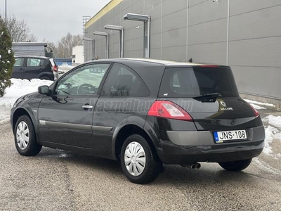 RENAULT MEGANE 1.6 Authentique Plus