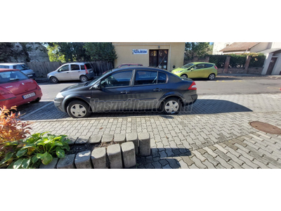 RENAULT MEGANE Limousine 1.4 Base