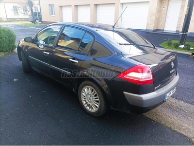 RENAULT MEGANE Limousine 1.6 Dynamique magyaro-i. egy gazdás