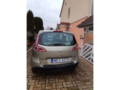 RENAULT SCENIC Grand Scénic 1.5 dCi TomTom