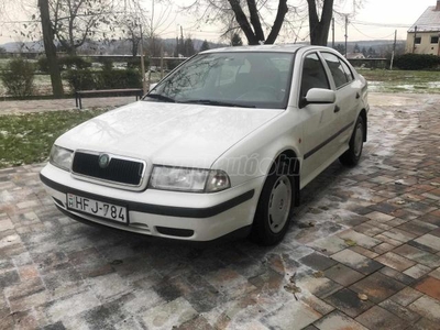 SKODA OCTAVIA 1.6 Ambiente