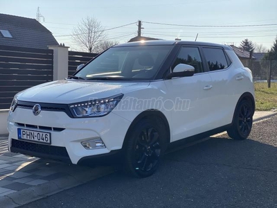 SSANGYONG TIVOLI 1.6 e-XGI DLX Plus (Automata) ++72e KM++KITŰNŐ ÁLLAPOT ++ AUTOMATA VÁLTÓ++BLACK PACK