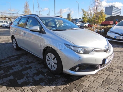 TOYOTA AURIS Touring Sports 1.33 Live 163Ekm!Magyar.vez.szervízkönyv!